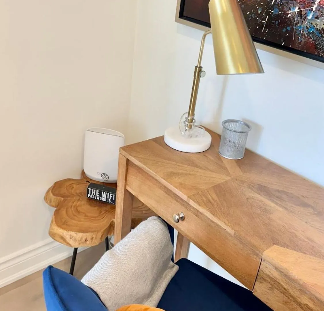 Bright Luxurious 2 Bedroom Apartment トロント