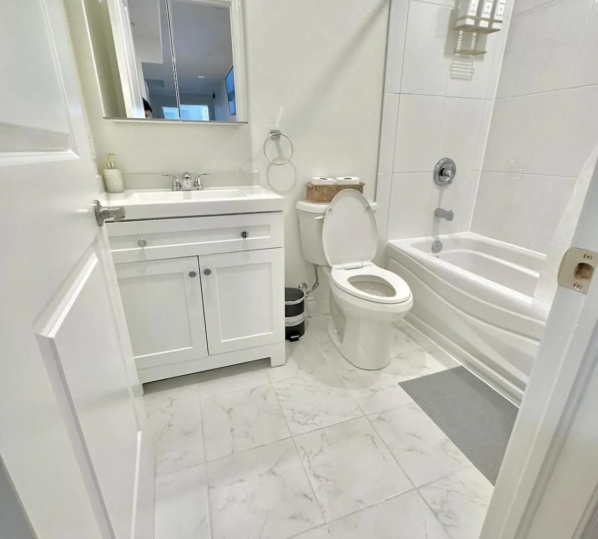 Bright Luxurious 2 Bedroom Apartment トロント