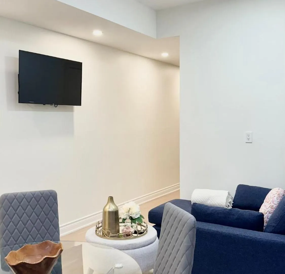 Bright Luxurious 2 Bedroom Apartment トロント カナダ