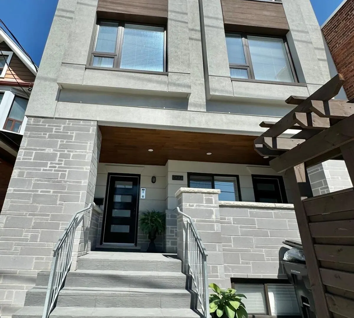 Bright Luxurious 2 Bedroom Apartment Toronto